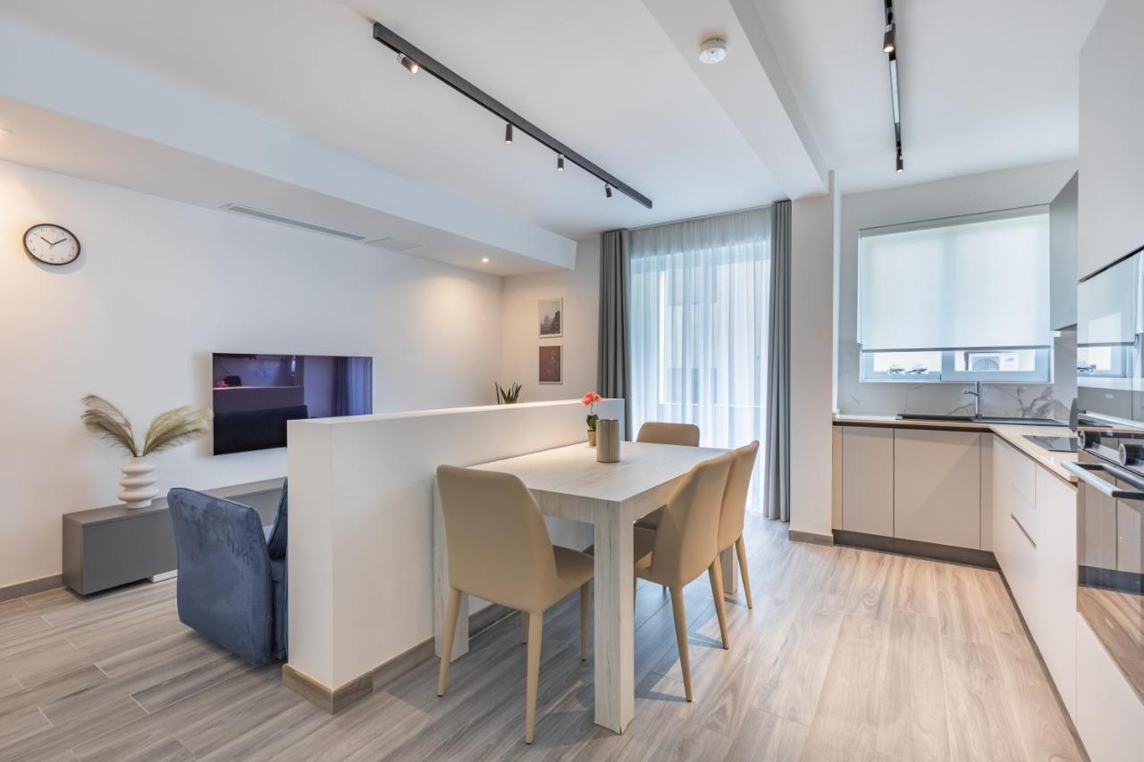 Luxury In Just Minutes Away From The Seafront And Restaurants Gzira