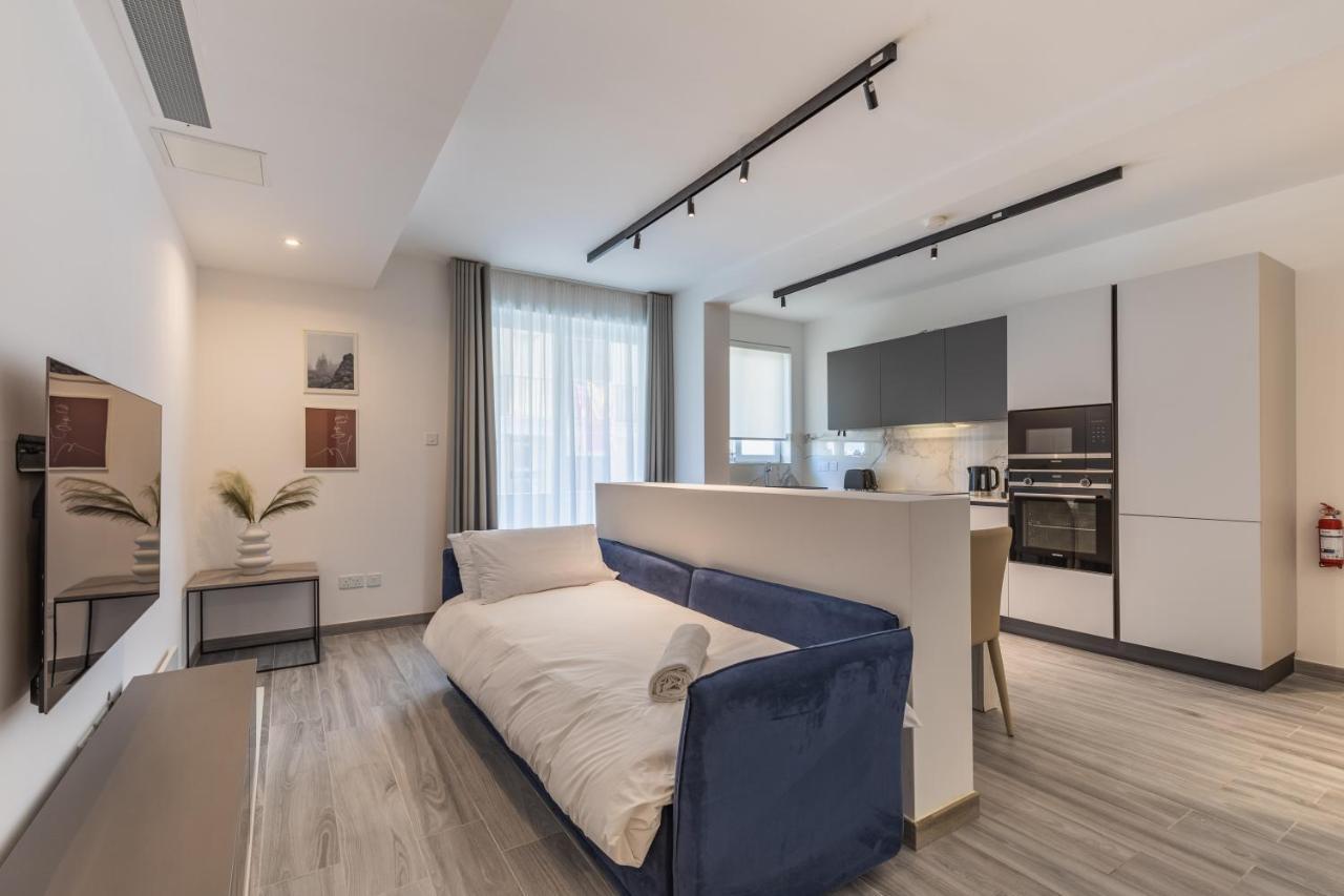 Luxury In Just Minutes Away From The Seafront And Restaurants Gzira